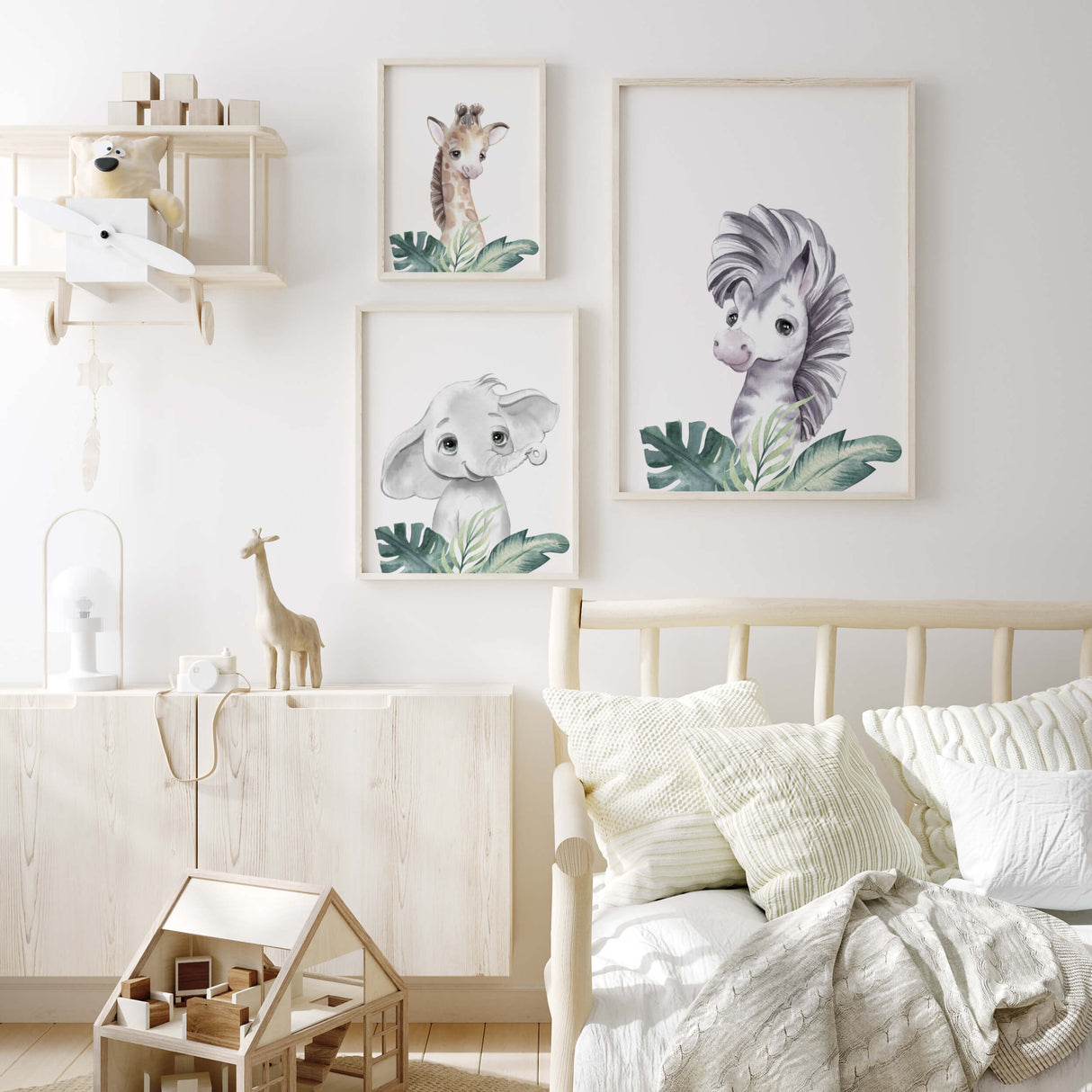 Watercolor safari animals with leaves printable for gender neutral nursery decor, toddler room decor, boys room decor, girls room decor, animals : elephant, giraffe, zebra.